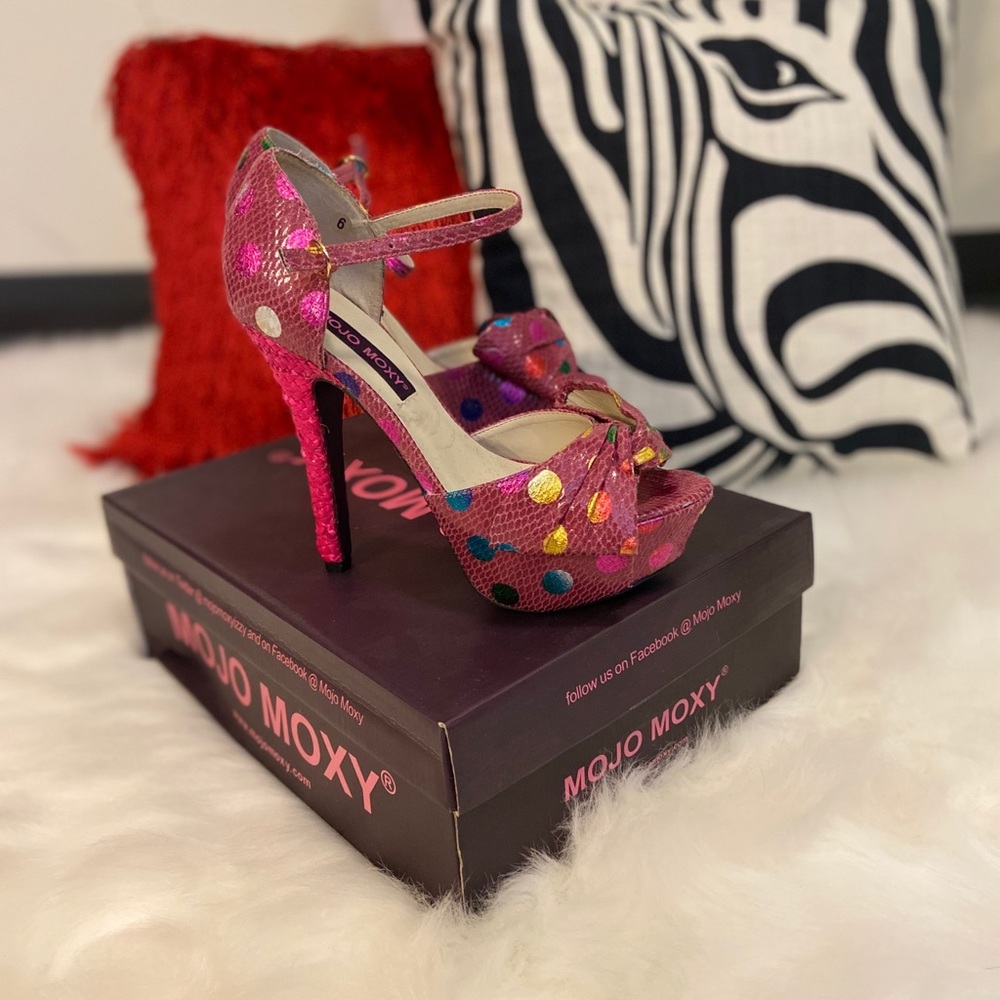 Shoes - Picture 3 of 4